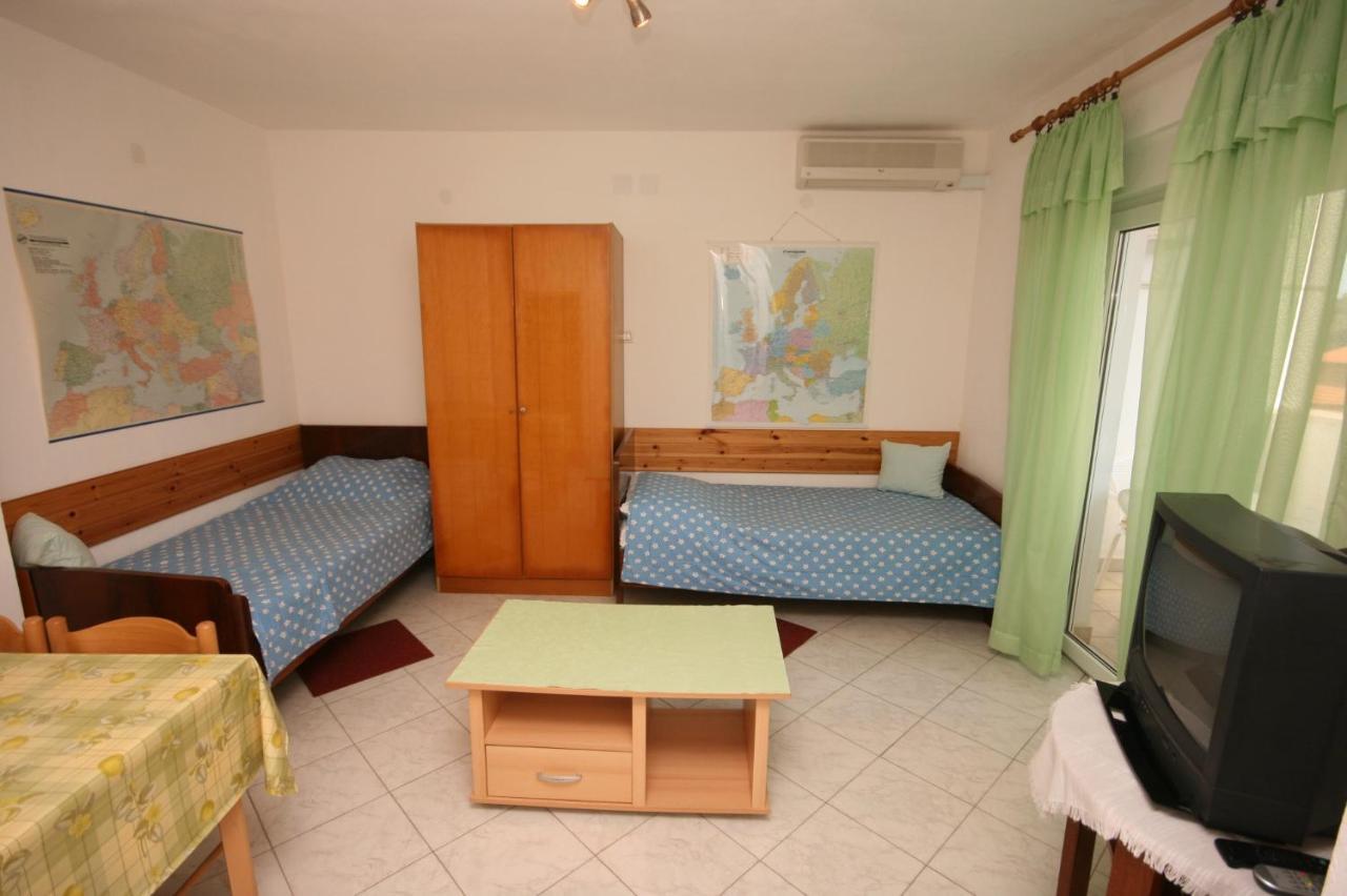 Apartments With Wifi Pula - 6987 ภายนอก รูปภาพ