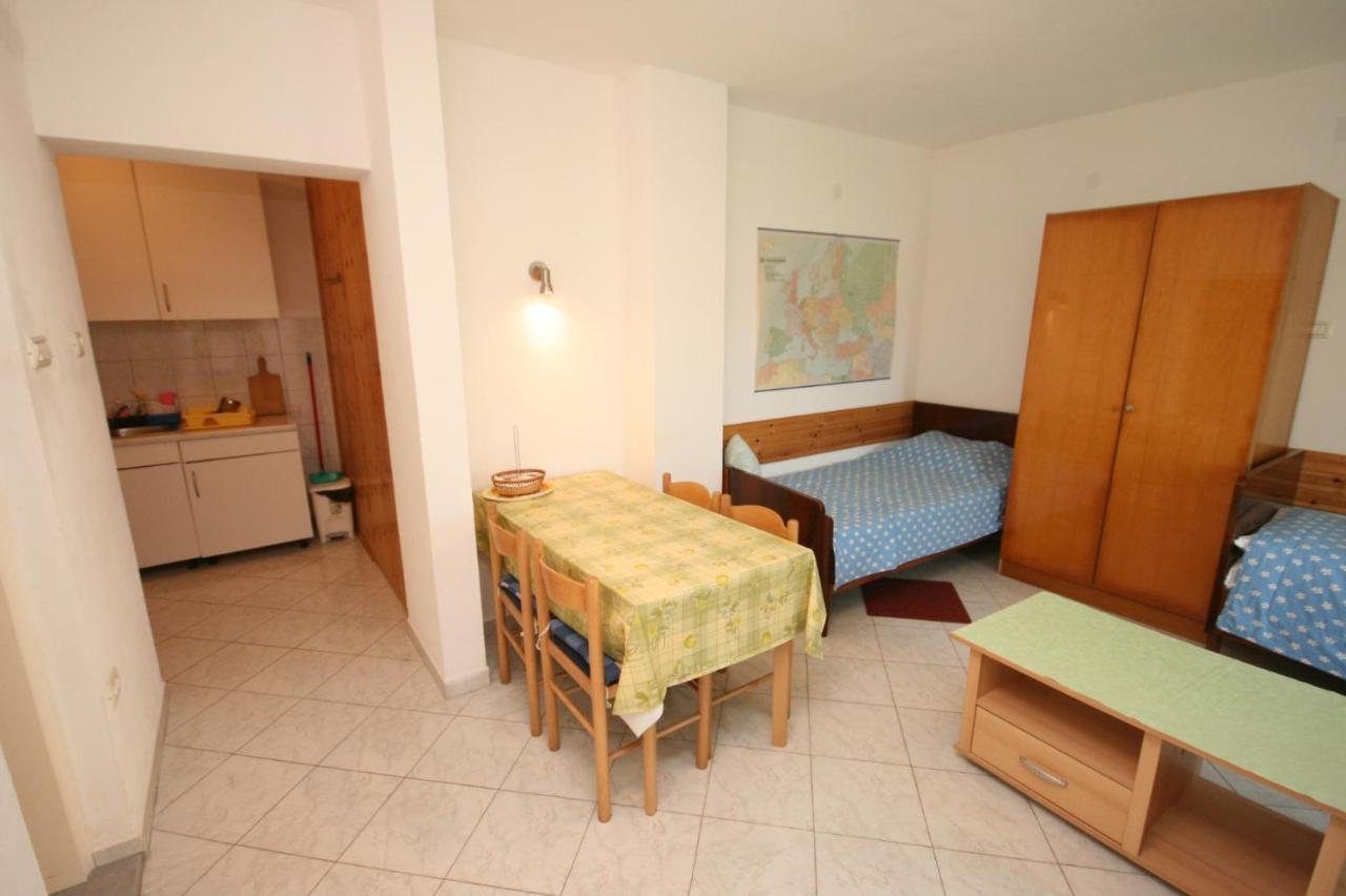Apartments With Wifi Pula - 6987 ภายนอก รูปภาพ